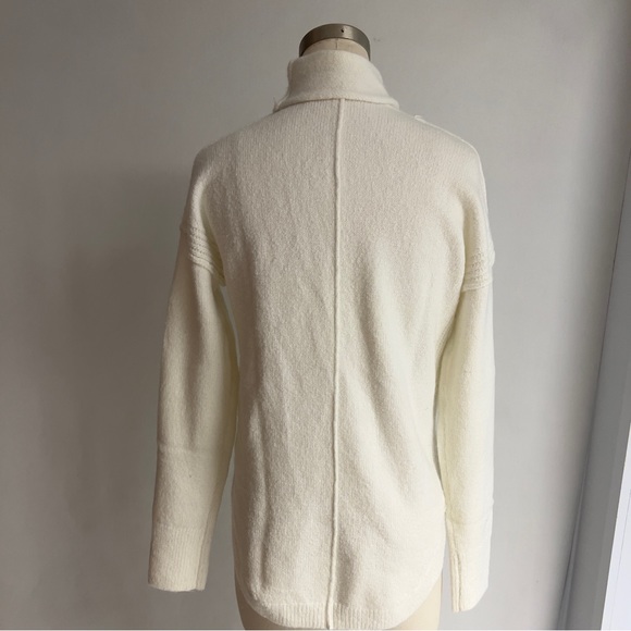 GAP Slouchy Turtleneck Sweater NWOT - Picture 8 of 8